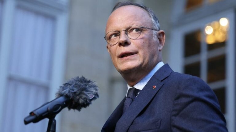 Élections 2027 : Vers un bouleversement politique avec la chute des macronistes et l'essor du RN ?