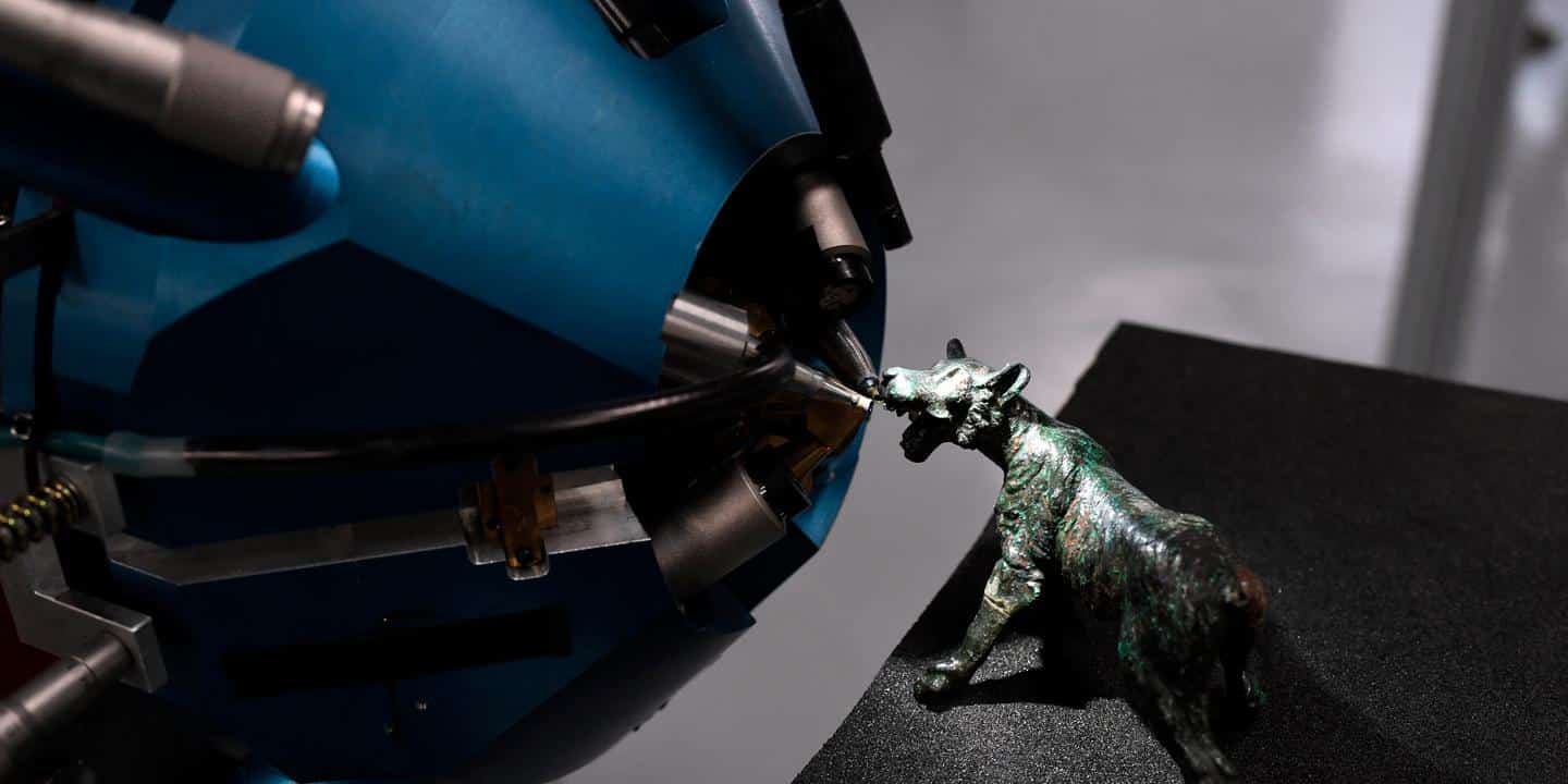 Un employé du Louvre confronté aux mystères du cosmos