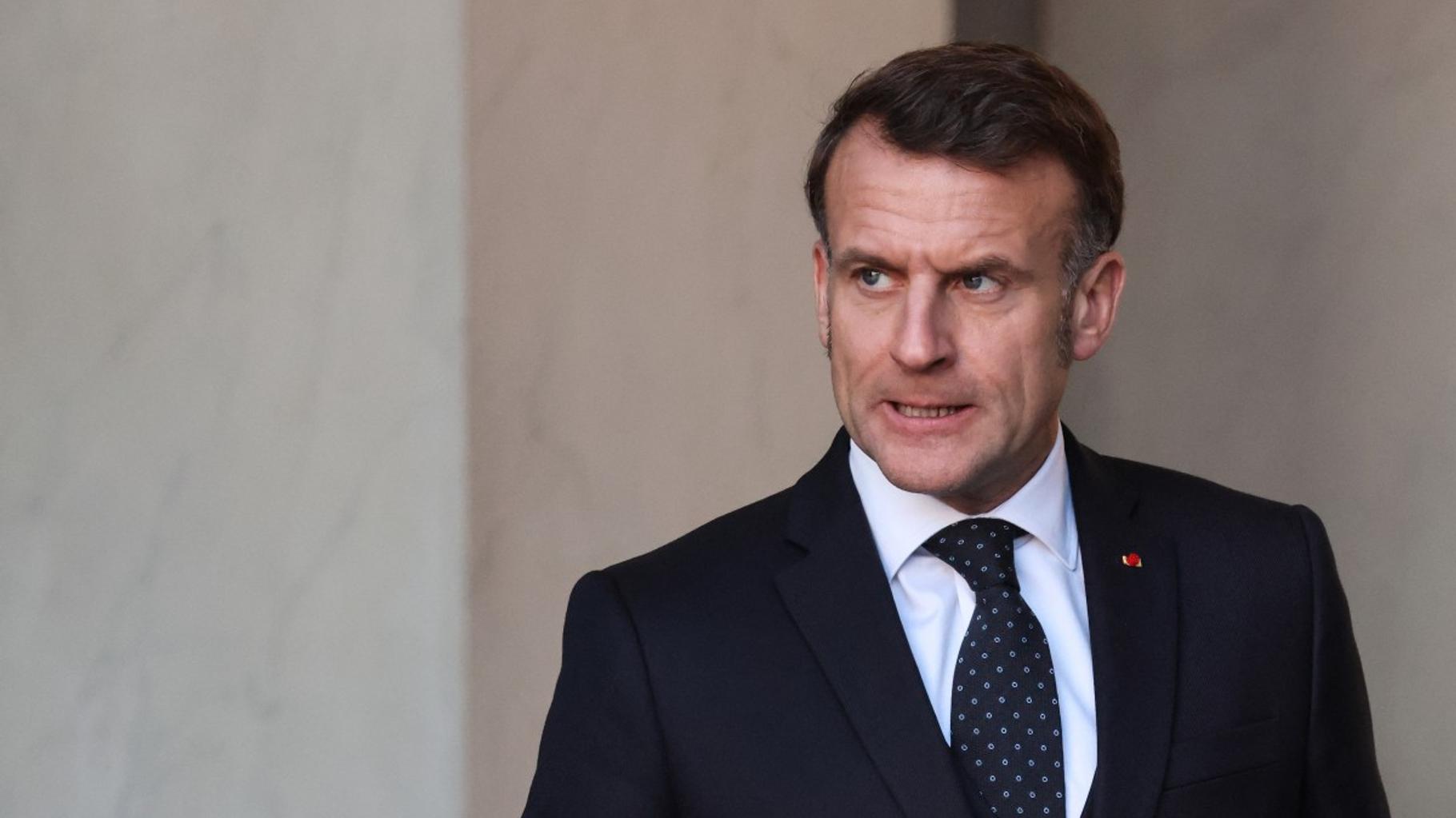 Macron dénonce les propos de Trump sur les troupes de l'Otan en Afghanistan comme inacceptables.