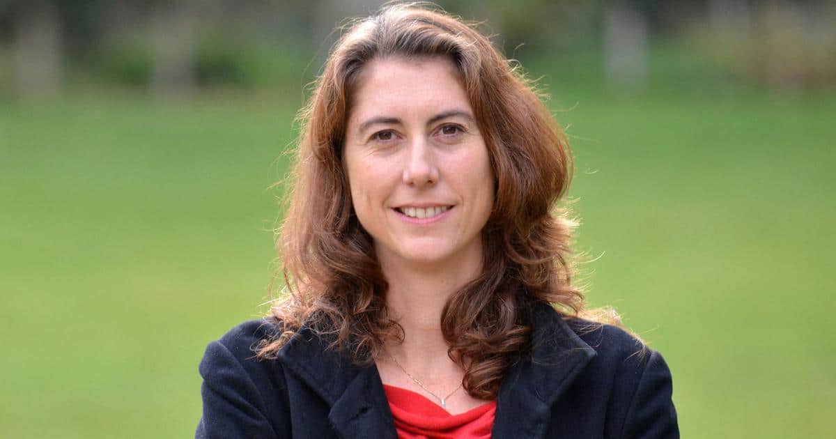 "François Ruffin : Sa Sœur Laurence Candidates aux Municipales dans une Ville Prisée"