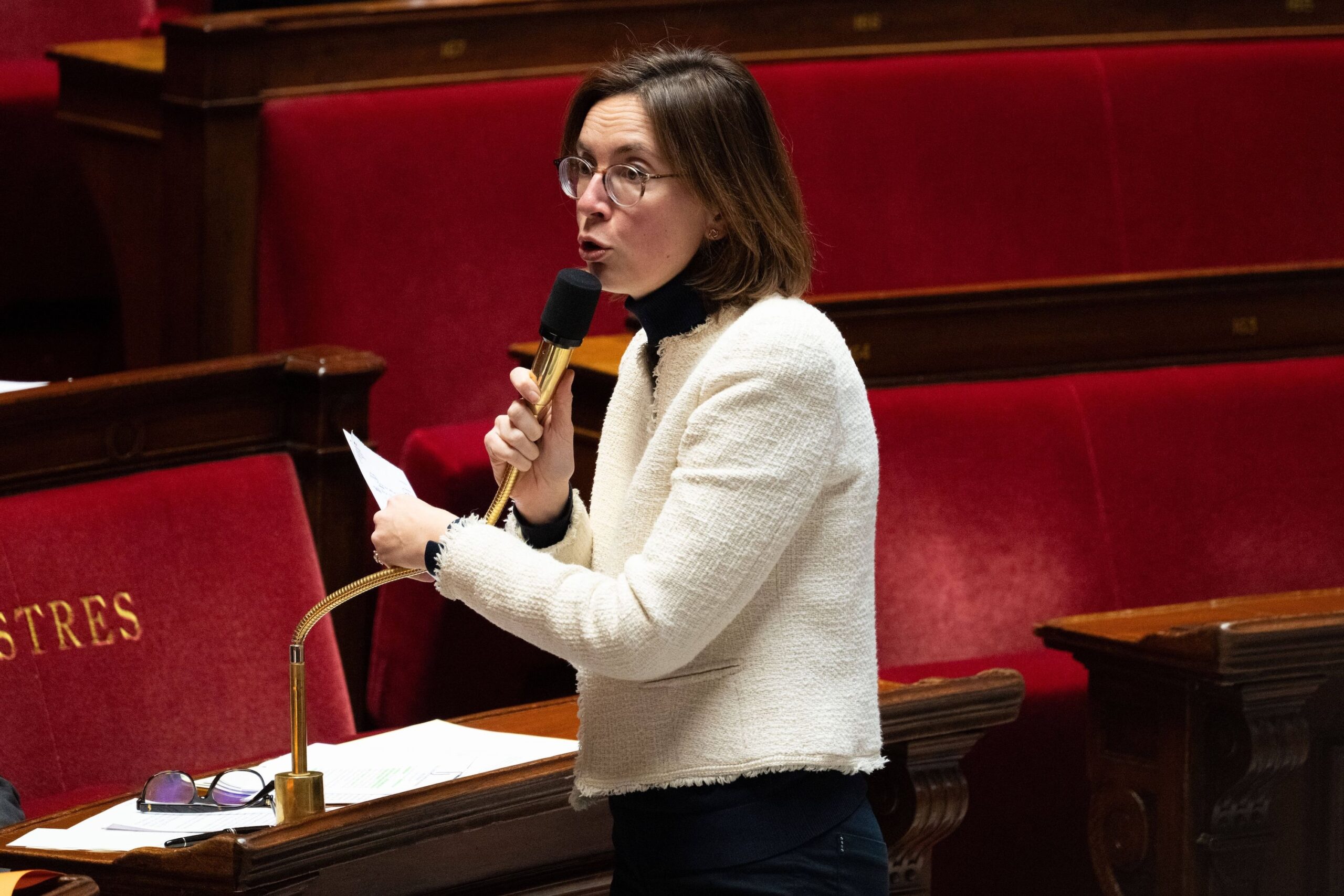 Amélie de Montchalin contemplate l'activation du 49.3 pour le plan budgétaire
